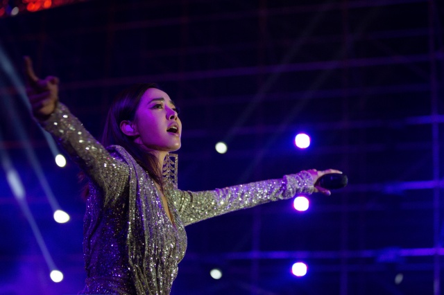 Ünlü Tayvanlı Şarkıcı, Dansçı, Aktris Jolin Tsai Herkesi Büyüledi