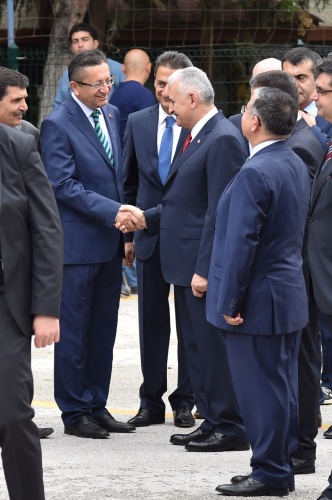 Başbakan Binali Yıldırım Altındağ'da karne dağıttı