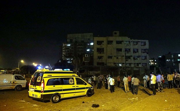 Mısır'da güvenlik güçlerine bombalı saldırı