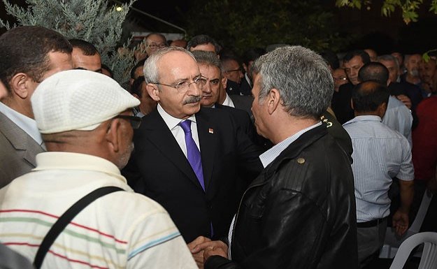 Kılıçdaroğlu şehit evini ziyaret etti