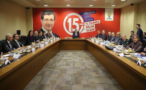Davutoğlu AK Partili belediye başkanlarıyla buluştu