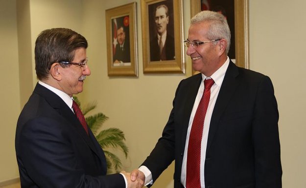 Başbakan Davutoğlu, Akel Genel Sekreteri Kiprianu'yu kabul etti