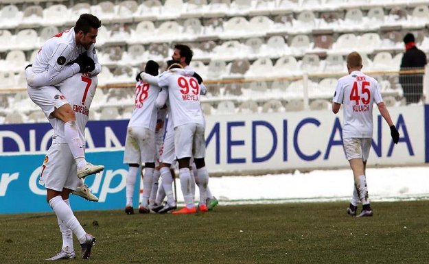 Eskişehirspor, Samet Aybaba ile İlk 3 Puanını Aldı