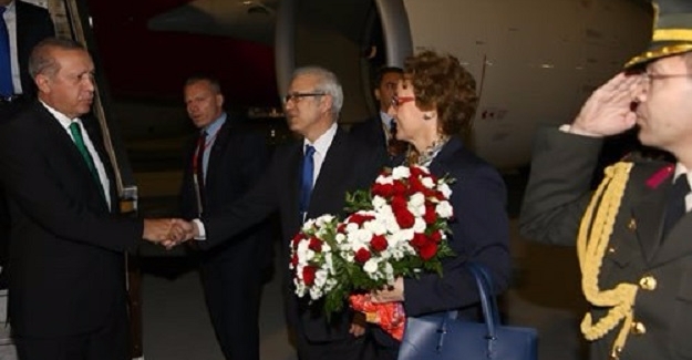Varşova'ya İnen Erdoğan, Chopin Havalimanı'nda Karşılandı