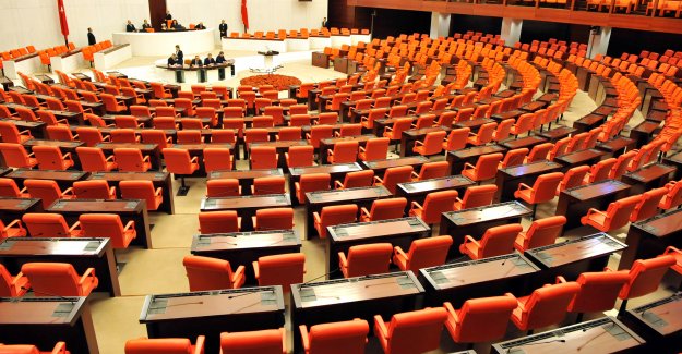 Meclis Açılışında Erdoğan Ayakta Karşılanacak