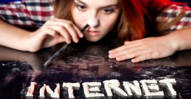 Gençlerin İnternet Bağımlılığı Psikolojik Sorunları Beraberinde Getiriyor