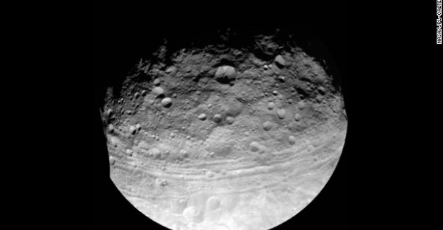 Güneş Sisteminin En Büyük Asteroidi Ceres Suyla Dolu