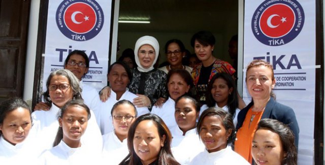 Emine Erdoğan, Madagaskar'da Kadın Eğitim Merkezi Açılışı Yaptı