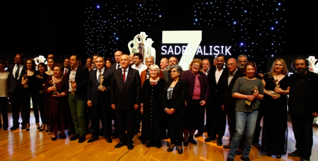 7.Sadri Alışık Anadolu Tiyatro Oyuncu Ödülleri Sahiplerini Buldu