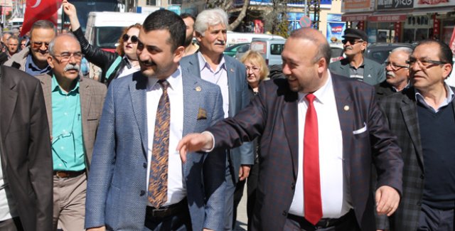 CHP Milletvekilleri Uşak'ta "Hayır" Çalışması Yaptı