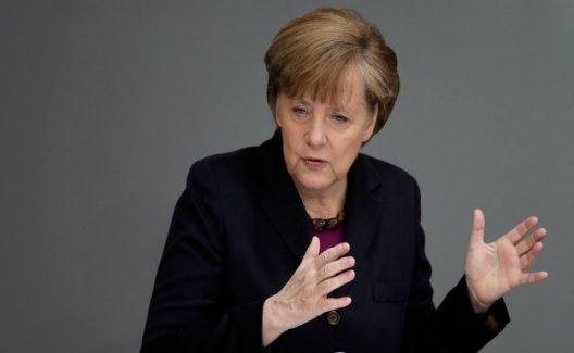 Merkel Referandumu Bekliyor