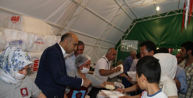 Bakırköy Belediyesi’nden Her Gün 10 Bin Kişiye İftar Yemeği