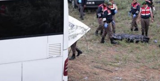 Kalecik'te Feci Kaza: 8 Ölü 11'i Ağır 32 Yaralı