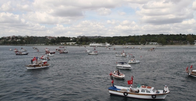 Bakırköy’de 150 Tekne Atatürk Deniz Köşkü’nü Selamladı