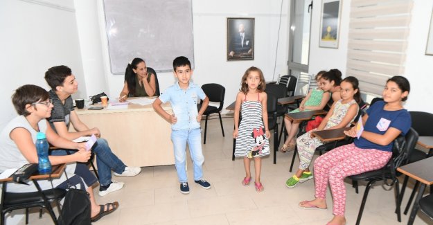 Çukurova'da Ücretsiz Tiyatro Kursları Devam Ediyor