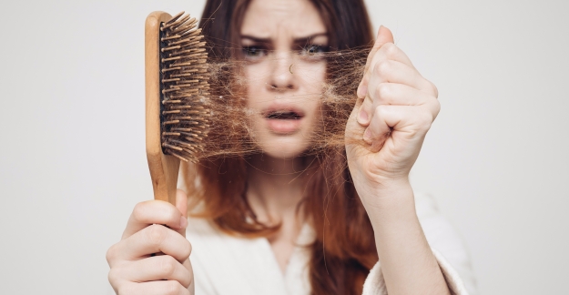 Kadınlarda Saç Dökülmesi