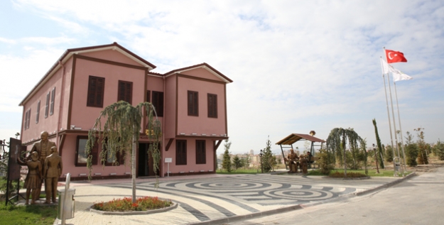 Atatürk Müzesi Ve Okuma Evi'ne Büyük İlgi