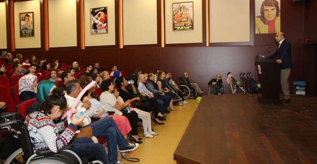 Bakırköy Belediyesi Yurttaşı Serebral Palsi Hakkında Bilgilendirdi