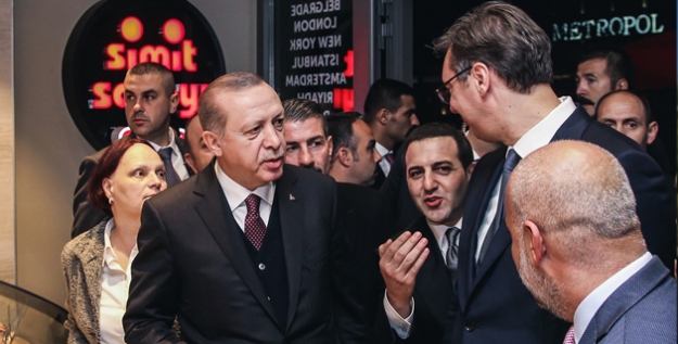 Cumhurbaşkanı Erdoğan’dan Sırbistan’daki Simit Sarayı’na Ziyaret