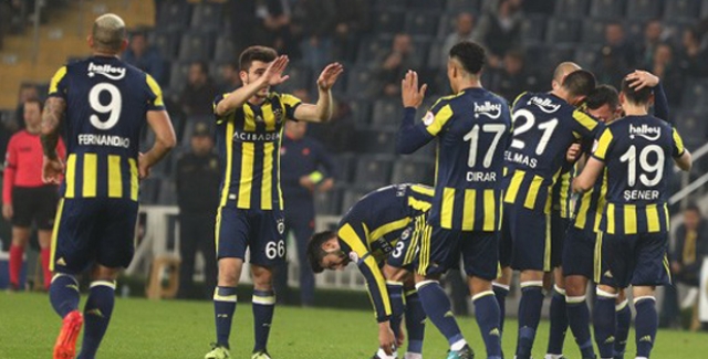 Fenerbahçe Ziraat Türkiye Kupasında Yarı Finale Yükseldi