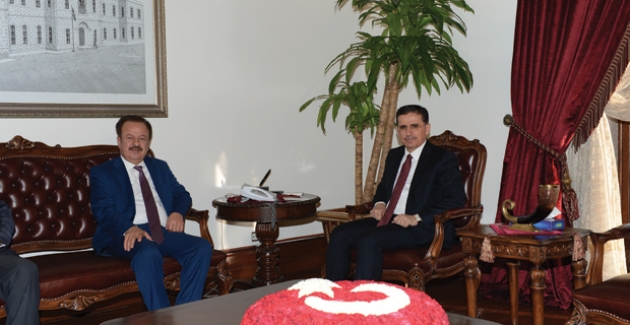 Başkan Turgut Vali Topaca’yı Ziyaret Etti