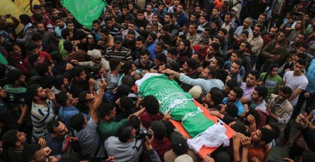 Gazze’de Onbinlerce Kişi Cenaze Törenlerine Katıldı