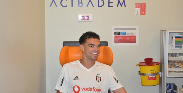 Beşiktaş’lı Pepe, Acıbadem Sports’ta Sağlık Kontrolünden Geçti
