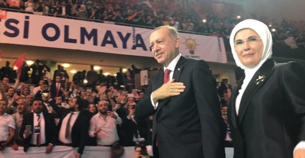 Cumhurbaşkanı Erdoğan Kongre Salonuna Giriş Yaptı