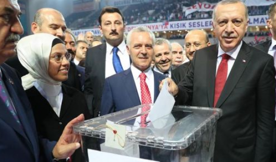 Cumhurbaşkanı Erdoğan Bin 380 Oyla Yeniden Genel Başkan
