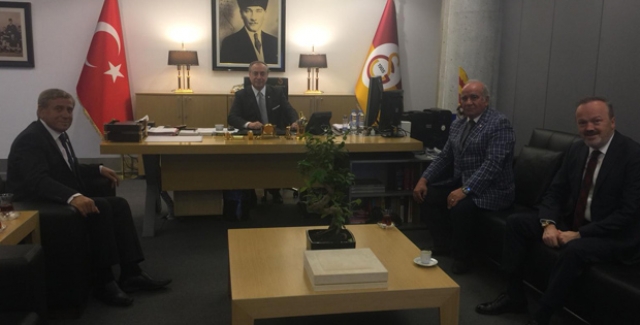 CHP Genel Başkan Yardımcısı Kaya'dan Galatasaray Kulübüne Ziyaret