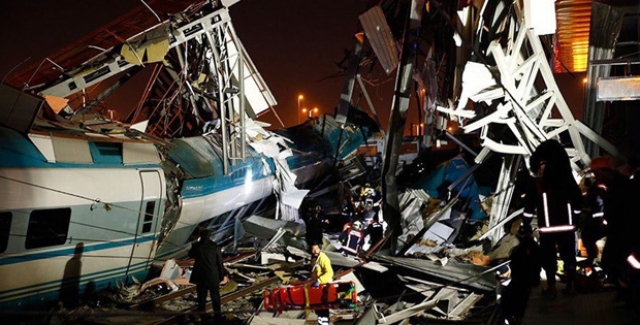 Ankara'da Yüksek Hızlı Tren Kazası: 4  Kişi Hayatını Kaybetti, Çok Sayıda Yaralı Var