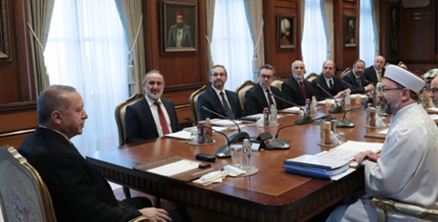 Cumhurbaşkanı Erdoğan, Diyanet İşleri Başkanı Erbaş’ı Kabul Etti