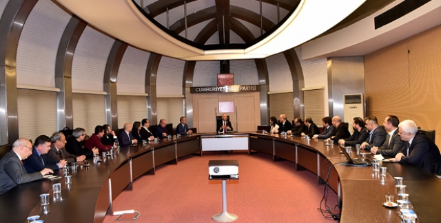 Kılıçdaroğlu, Türkiye Gazeteciler Federasyonu Yönetim Kurulunu Kabul Etti