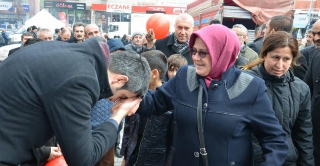 CHP Kartal Belediye Başkan Adayı Yüksel, Cumhuriyet Ve Hürriyet Mahallelerini Ziyaret Etti