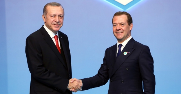 Rusya Başbakanı Medvedev'den Cumhurbaşkanı Erdoğan'a Doğum Günü Kutlaması