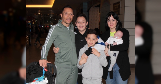 Beşiktaş'lı Adriano Hafta Sonunu Ailesiyle Geçirdi