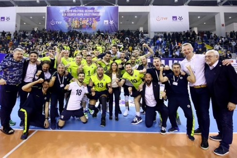 Fenerbahçe, AXA Sigorta Kupa Voley’de Finalde