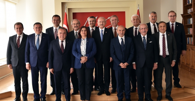 Kılıçdaroğlu, CHP'li Büyükşehir Belediye Başkanları İle Bir Araya Geldi