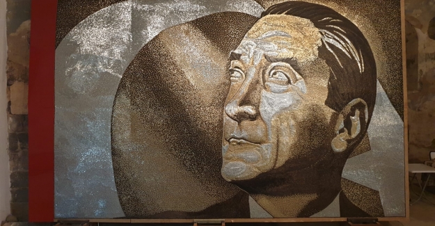 250 Bin Vida İle Yapılan Atatürk Portresi, Dünya Rekorlar Kitabına Girmeyi Bekliyor