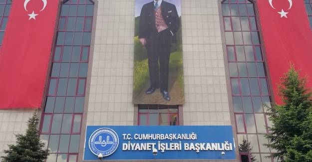 Diyanet'ten “Türk Bayrağı ve Atatürk Posteri” Açıklaması