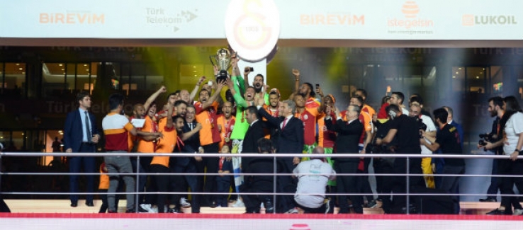 Şampiyon Galatasaray Kupasına Kavuştu