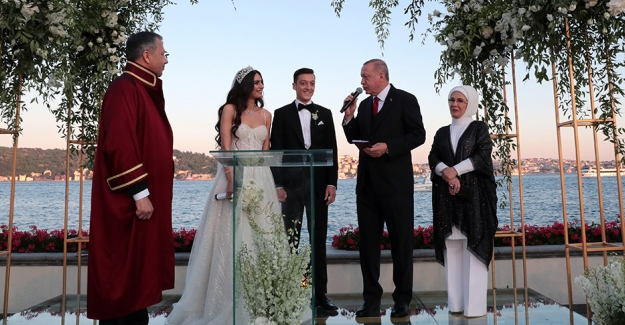 Cumhurbaşkanı Erdoğan, Mesut Özil'in Nikah Törenine Katıldı