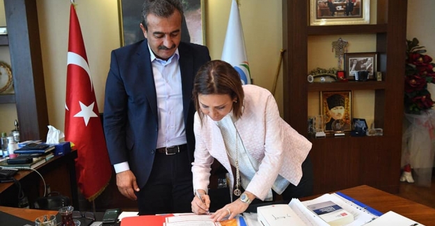 Başkan Çetin, “Kadın Dostu Kent Taahhütnamesi”ni İmzaladı