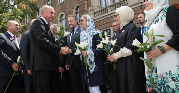 Cumhurbaşkanı Erdoğan, Srebrenitsa Soykırımı Kurbanlarını Anma Törenine Katıldı