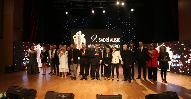 “9.Sadri Alışık Anadolu Tiyatro Oyuncu Ödülleri’’ Sahiplerini Buldu…