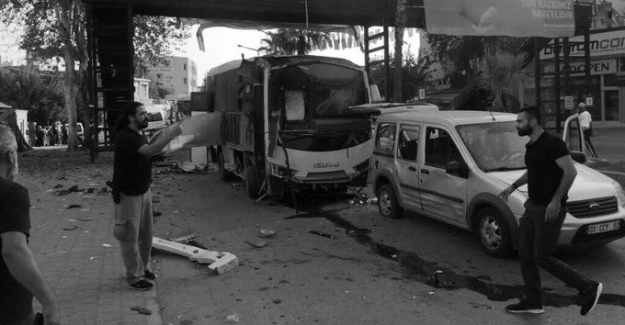Adana'da Polis Aracına Bombalı Saldırı: 1'i Polis 5 Kişi Yaralı