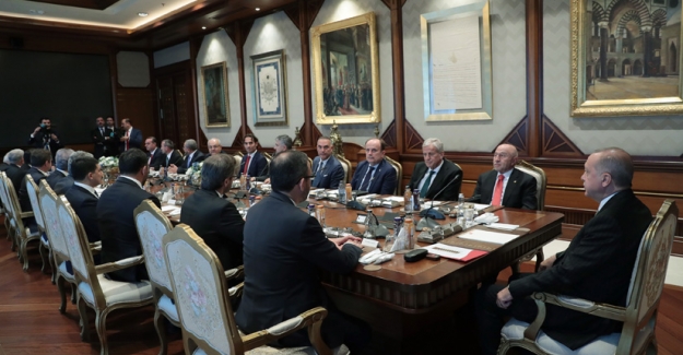 Cumhurbaşkanı Erdoğan, TFF Yönetim Kurulu Üyelerini Kabul Etti