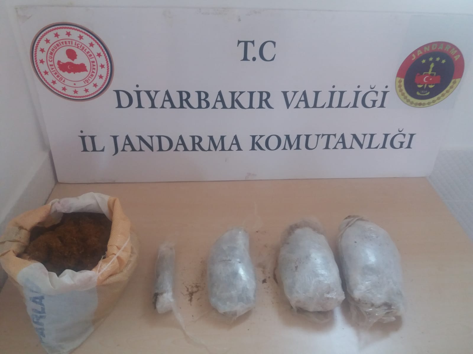 Diyarbakır'da 4.800 Kg Esrar Maddesi Ele Geçirildi