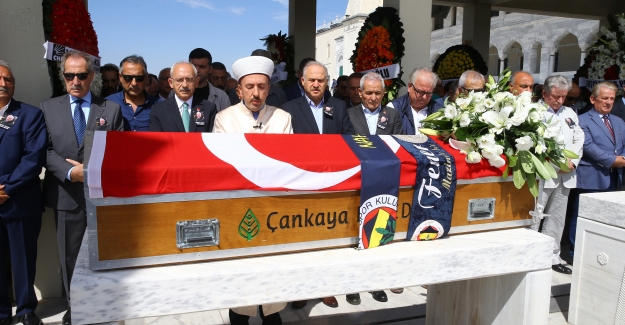 Kılıçdaroğlu, Gazeteci Nahit Duru'nun Cenaze Törenine Katıldı