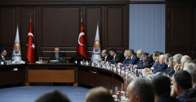 Cumhurbaşkanı Erdoğan, AK Partili Büyükşehir Ve İl Belediye Başkanlarıyla Görüştü